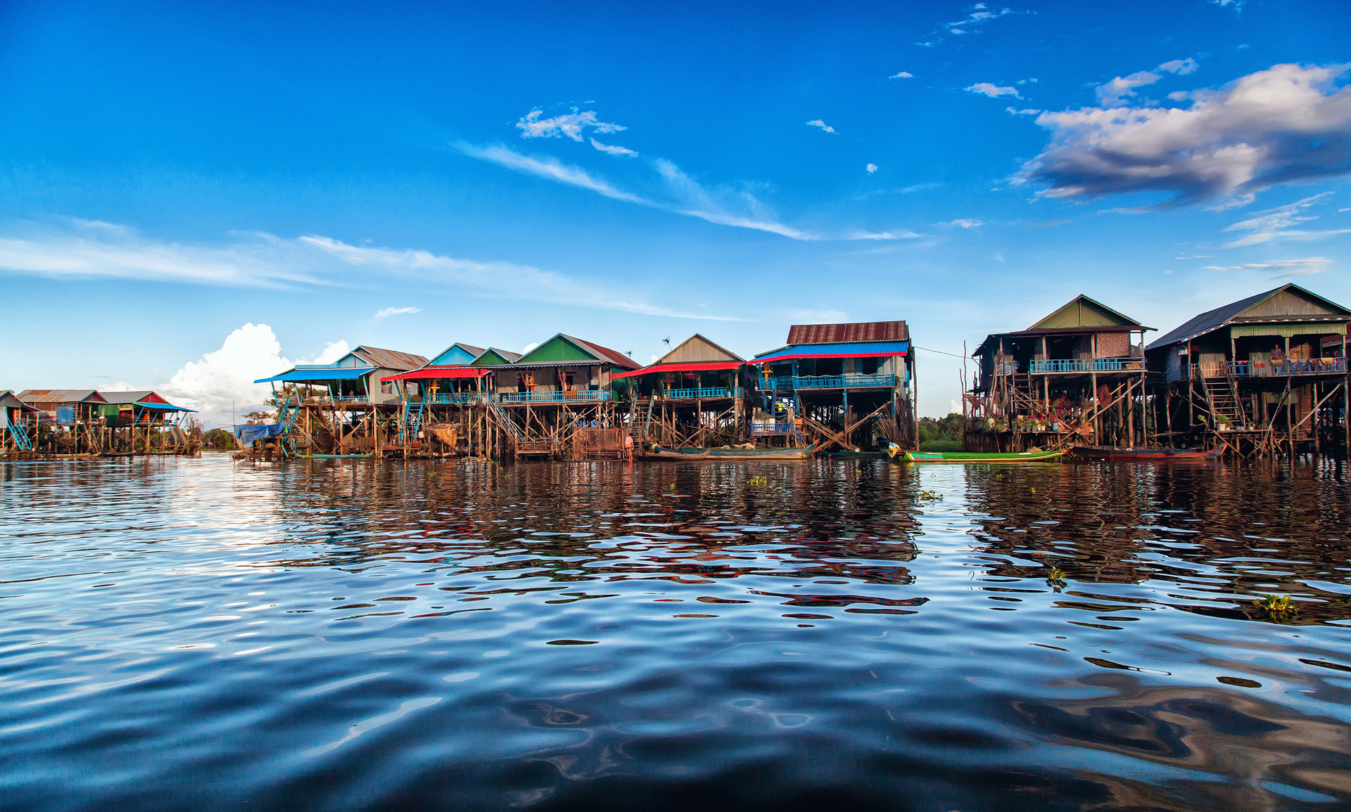 tonle sap maisons pilotis cambodge