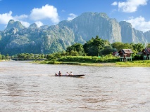 falaises karstiques vang vieng